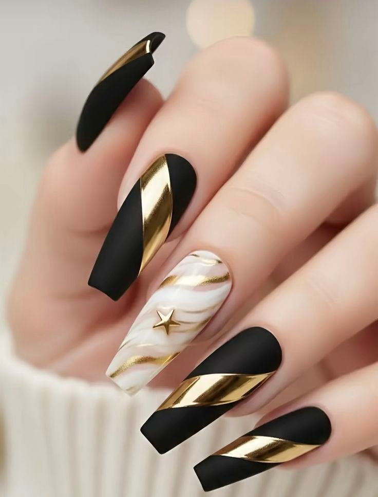 Chrome Nails: The Ultimate Guide to Trendy Chrome Nail Designs